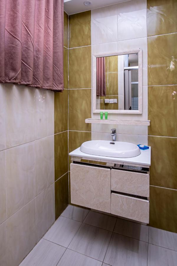 Al Riyati Hotel Apartments Акаба Экстерьер фото
