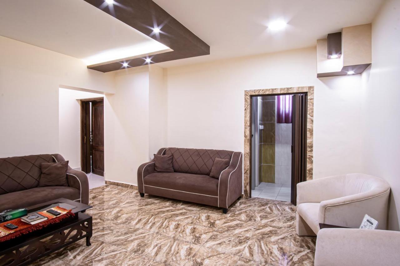 Al Riyati Hotel Apartments Акаба Экстерьер фото