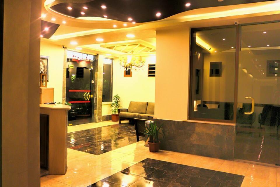 Al Riyati Hotel Apartments Акаба Экстерьер фото