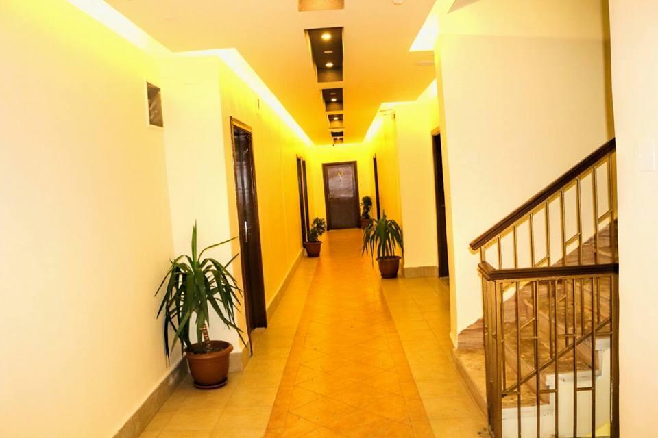 Al Riyati Hotel Apartments Акаба Экстерьер фото