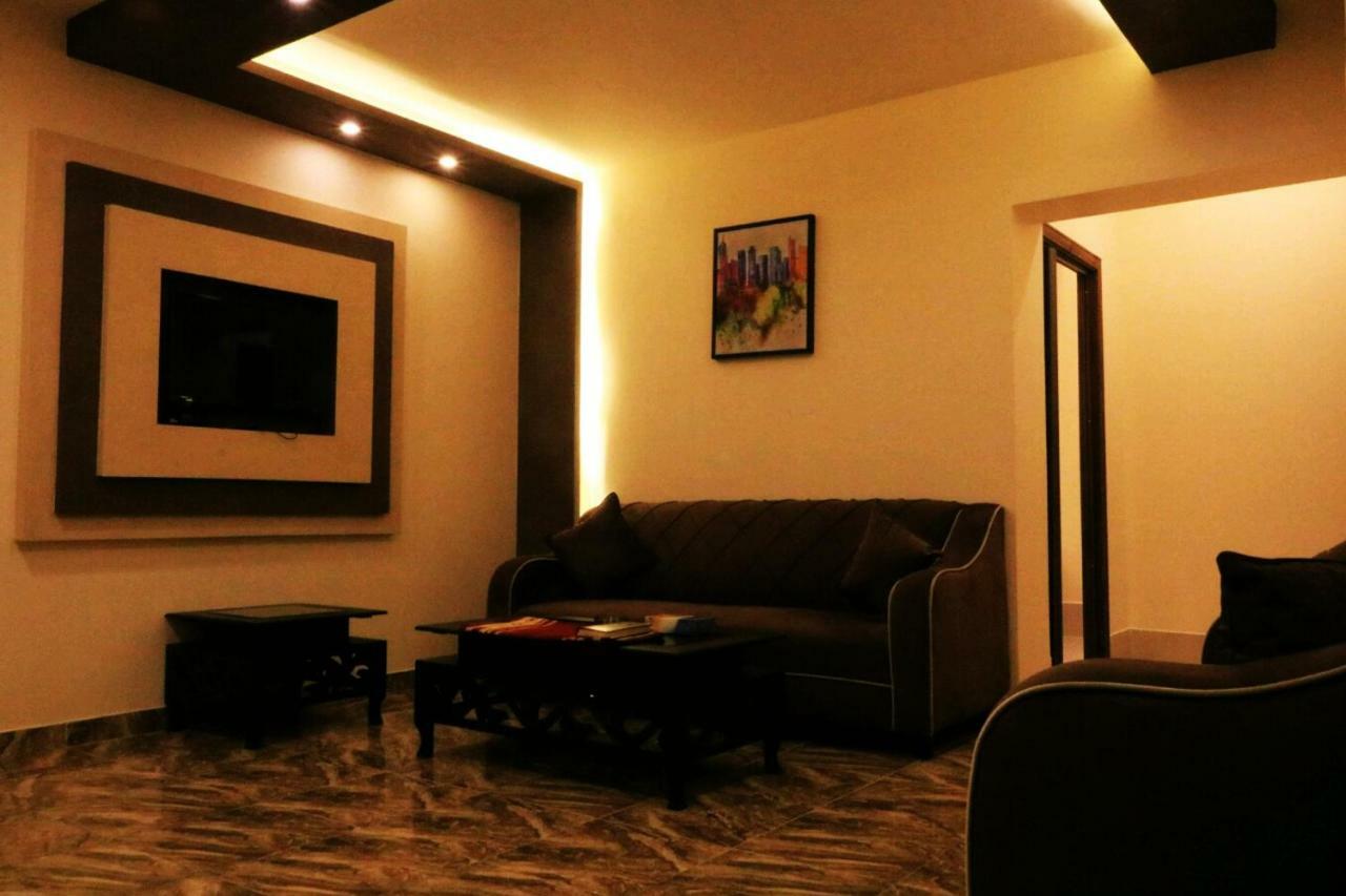 Al Riyati Hotel Apartments Акаба Экстерьер фото