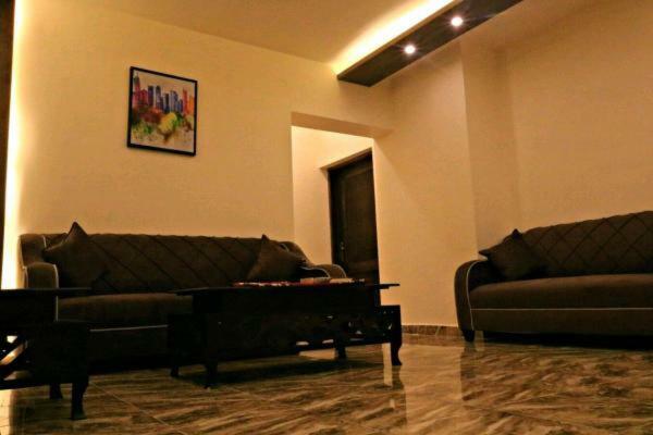Al Riyati Hotel Apartments Акаба Экстерьер фото